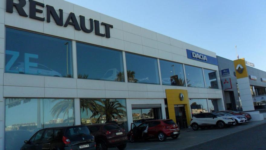 Renault Ginestar cumple su cuarto aniversario en "La Pista del Motor" -  Levante-EMV