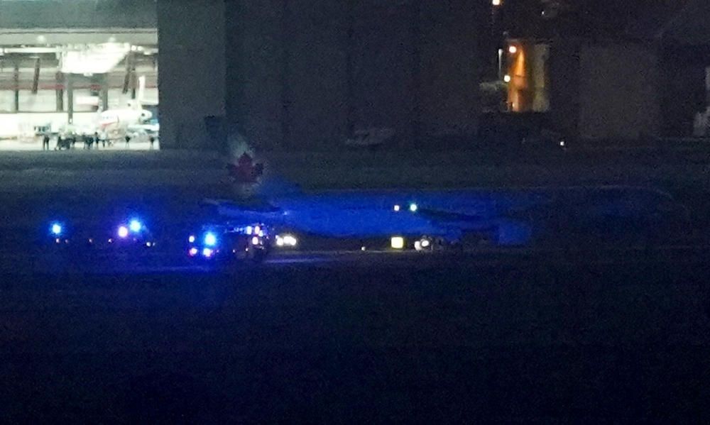 MADRID. 03.02.2020.  Aterrizaje de emergencia de un avion de Air Canada en el aeropuerto de Barajas.  FOTO: JOSE LUIS ROCA