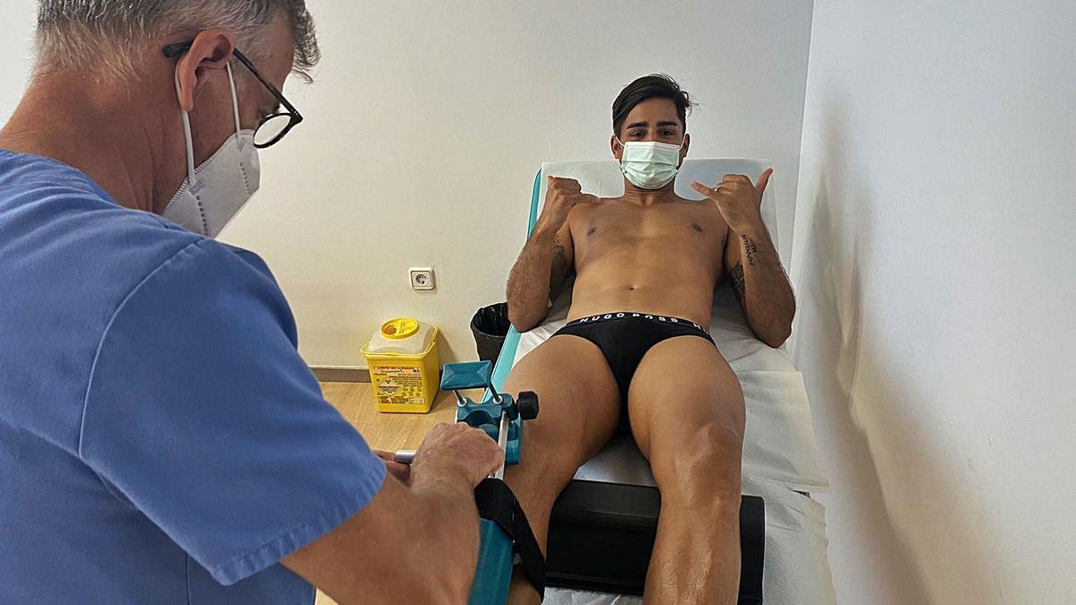 David Simón durante el reconocimiento médico al que fueron sometidos los futbolistas.