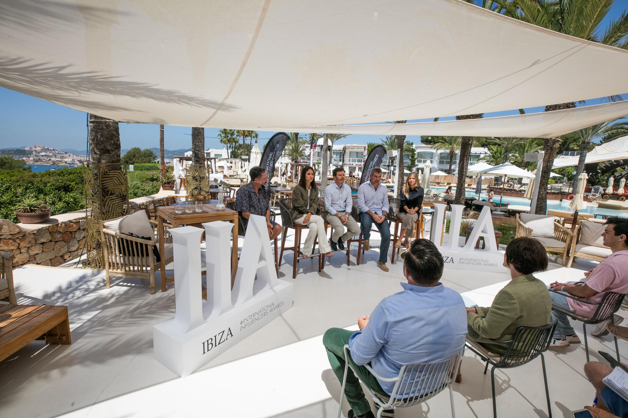 Alfombra blanca para los ‘influencers’ en Ibiza