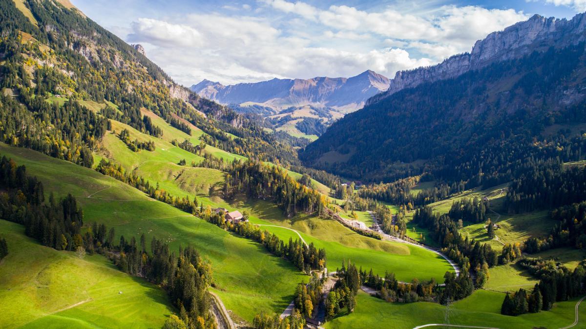 Emmental, el valle suizo que esconde un apetitoso secreto