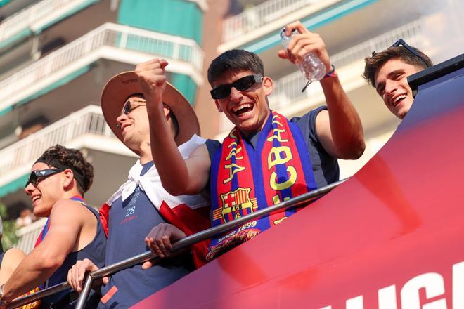 ¡De locos! Las mejores imágenes de una ciudad entregada al Barça