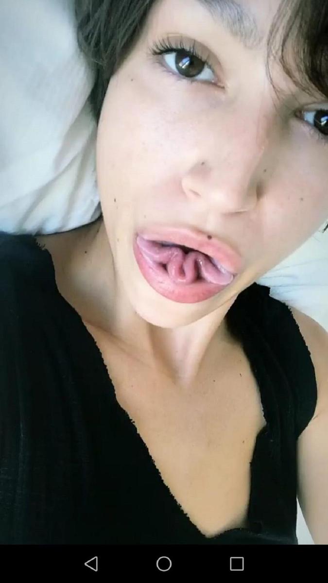 Úrsula Corberó hace cosas raras con la lengua