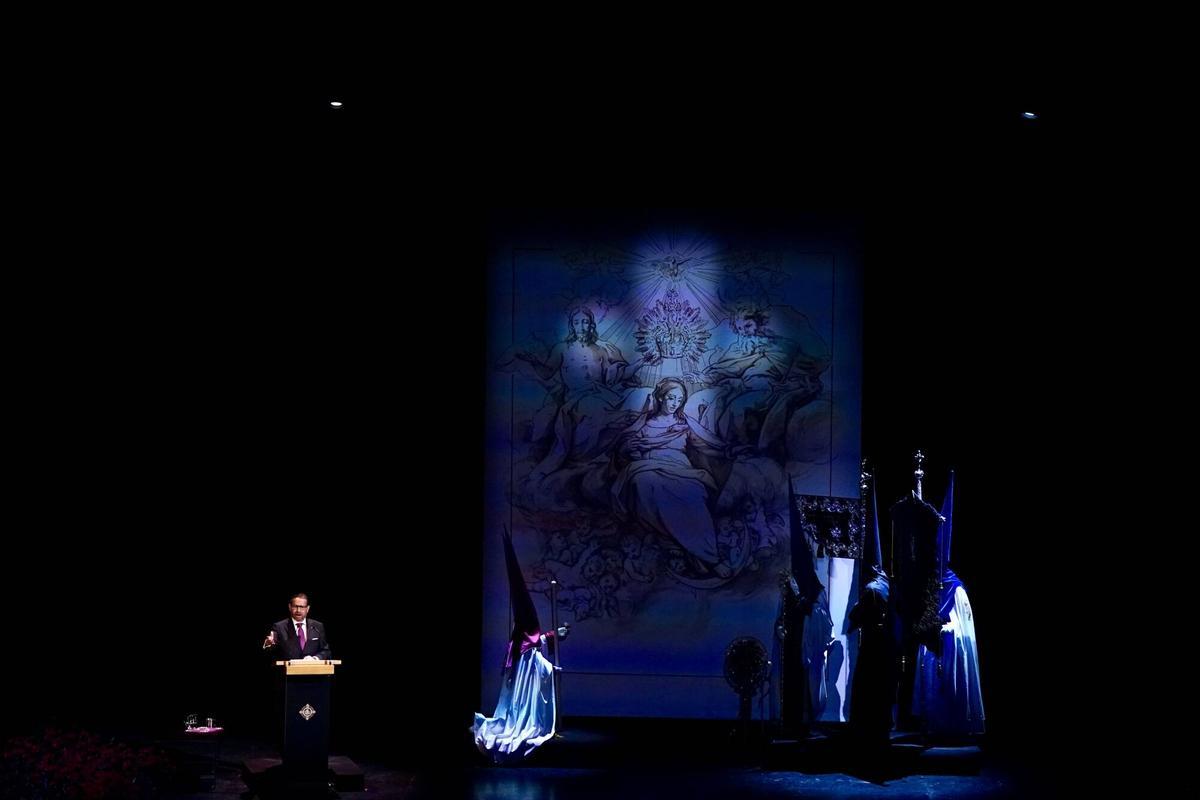 El pregonero de la Semana Santa de Málaga 2026, Ignacio Castillo en el Teatro Cervantes.