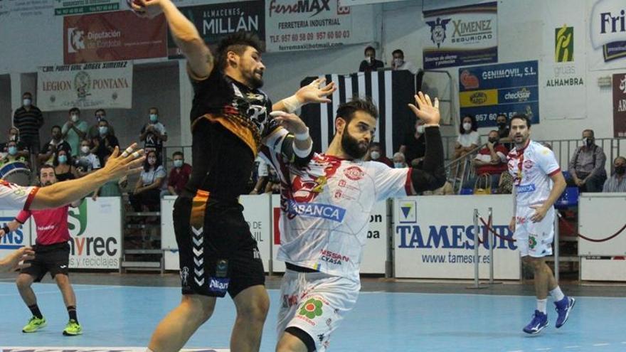 Javi García da un punto al Ángel Ximénez en la cancha del Cangas (25-25)