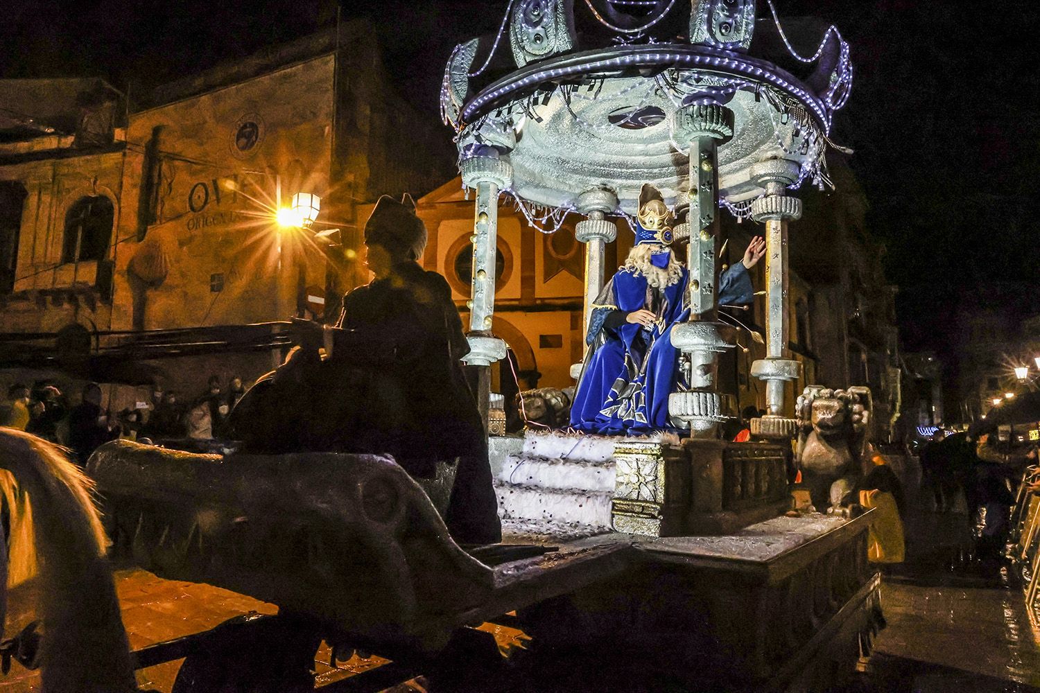 En imágenes: La cabalgata de los Reyes Magos en Oviedo