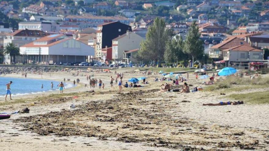 Imagen que presentaba el arenal de Rodeira, ayer por la tarde. // Gonzalo Núñez