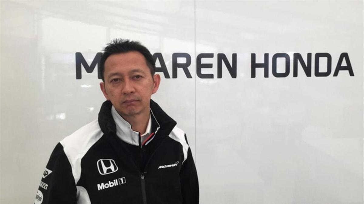 Hasegawa (Honda), en el box del McLaren