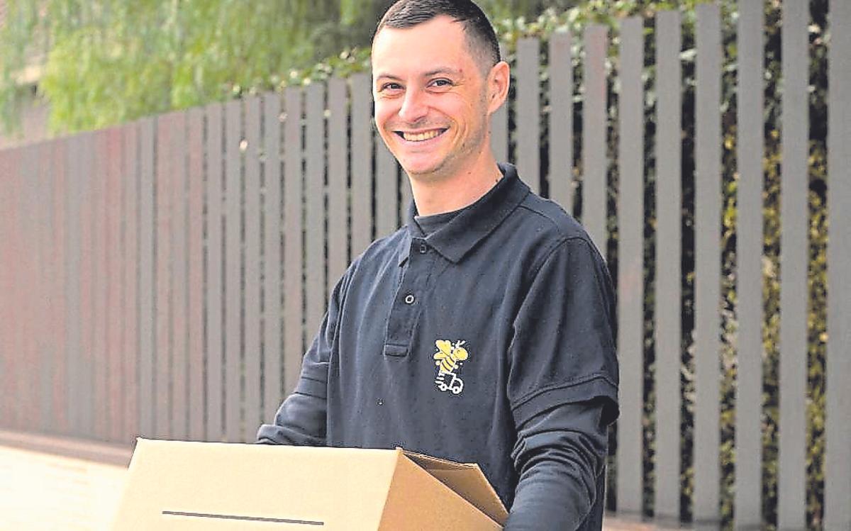 Vitalii Kucherenko es emprendedor y ha montado una empresa de mudanzas y reformas.