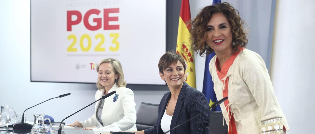 Las ministras Nadia Calviño, Isabel Rodríguez y María Jesús Montero, ayer.