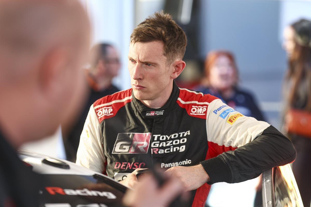 Elfyn Evans, antes de una prueba.