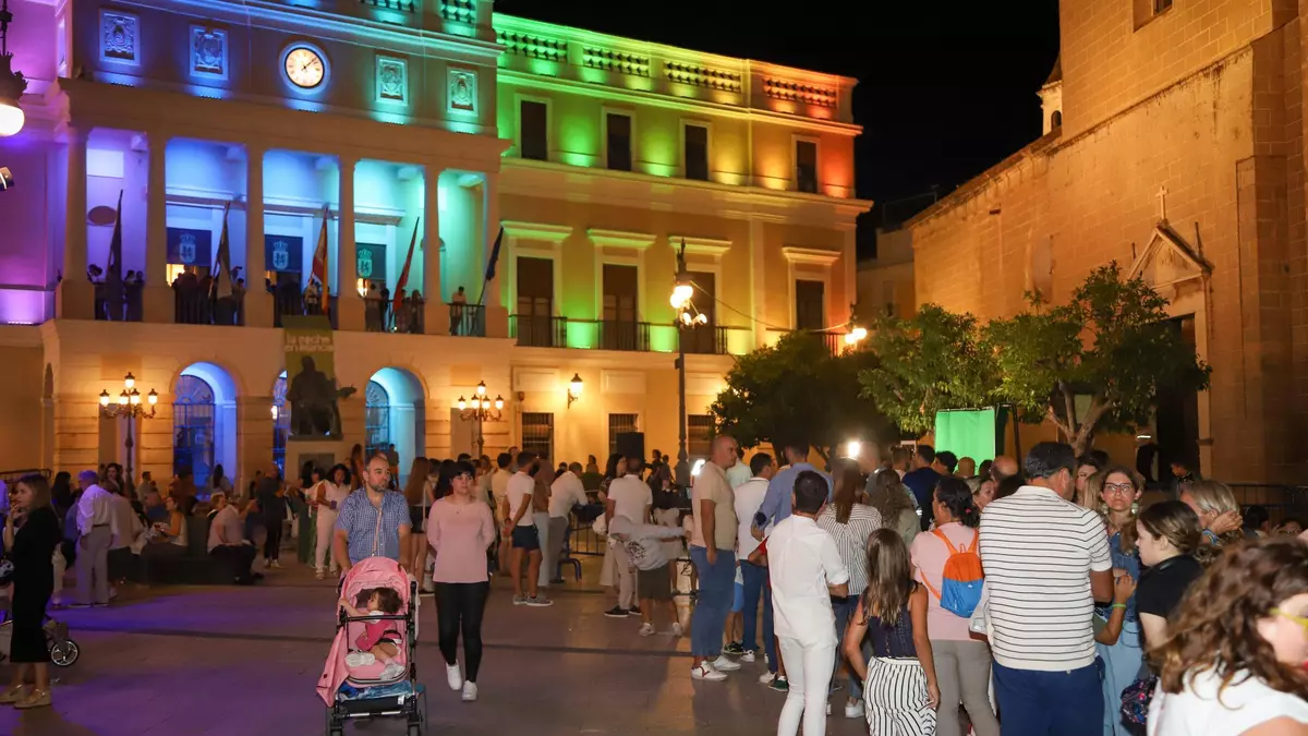 La inauguración de La Noche en Blanco de Badajoz vuelve a la plaza de España