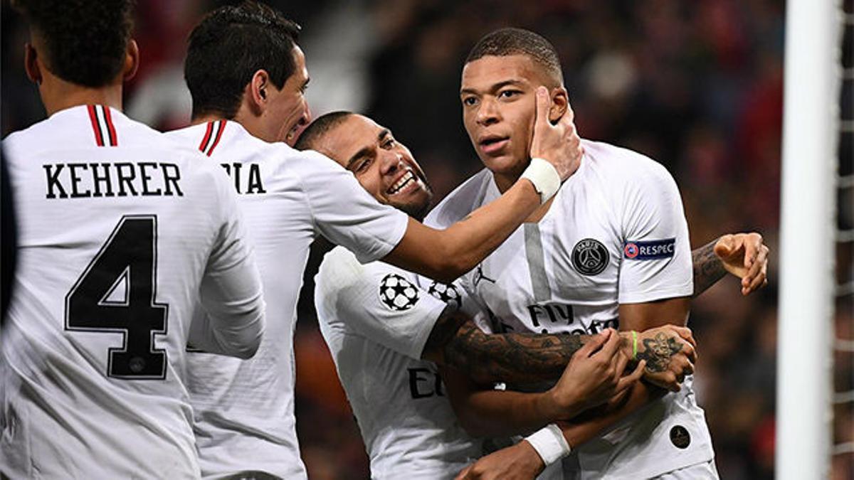 Mbappé somete al United en Old Trafford