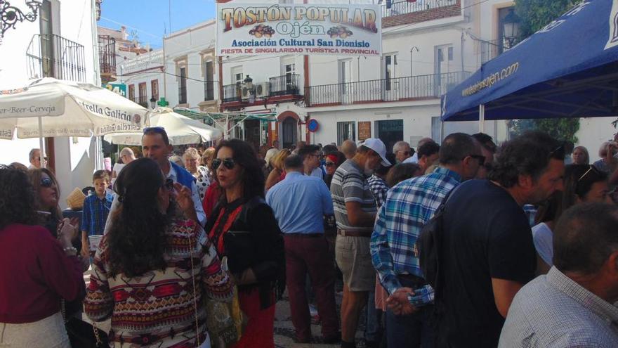 Celebración del Tostón Popular de Ojén en 2017.