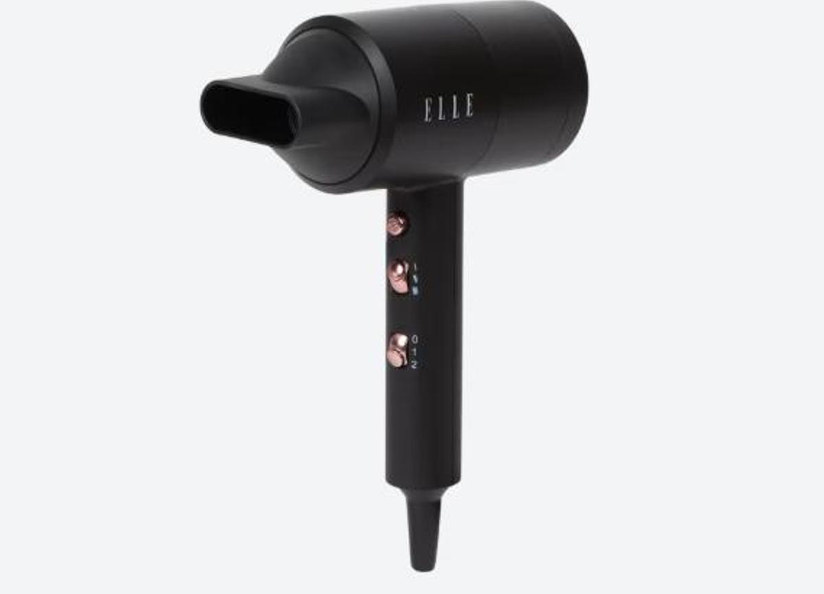 Colas kilométricas en Action para hacerse con el secador de pelo que promete resultados de peluquería: disponible por menos de 10 euros