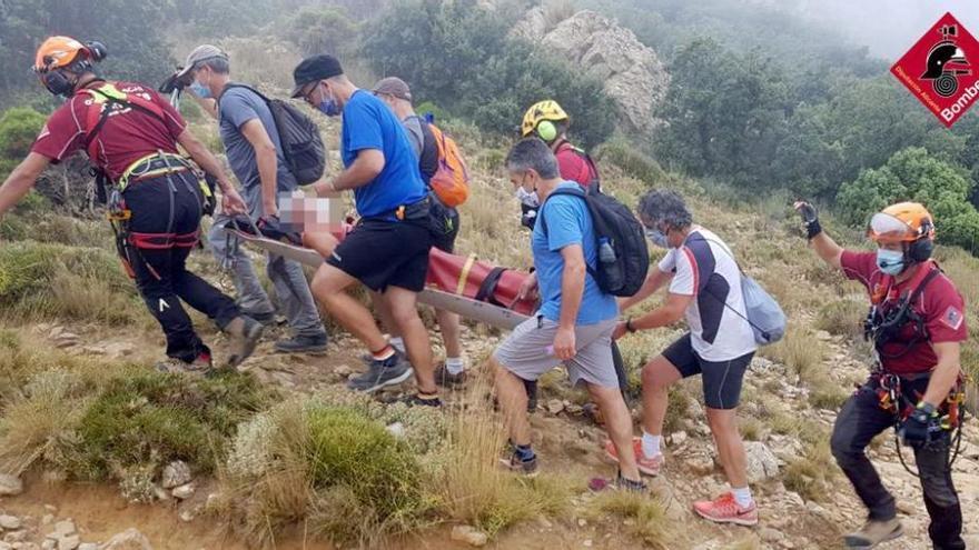 Rescatan a un hombre de 68 años a cien metros de la cima del Puig Campana