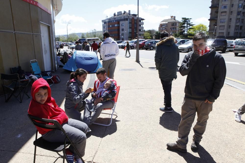 Colas en El Molinón para ver al Sporting en Getafe