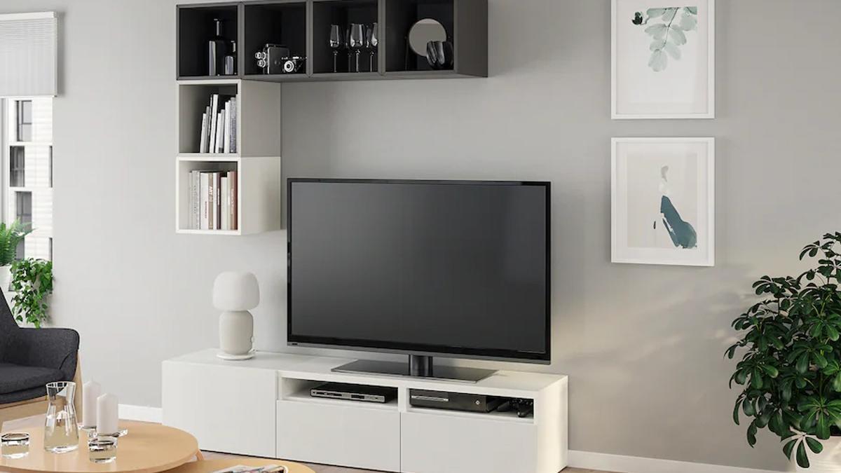 Rebajas en Ikea | Un mueble para la televisión y una estantería a precio rebajado