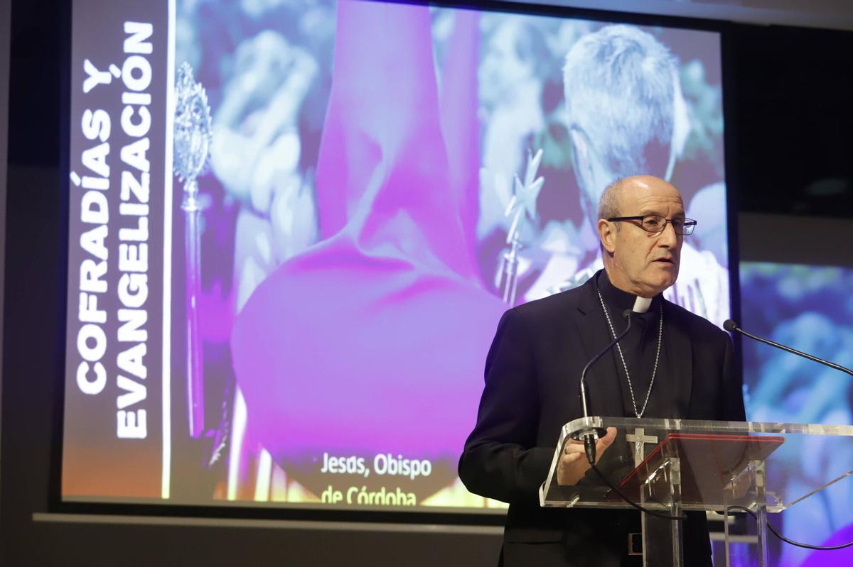 Jesús Fernández, obispo de Córdoba, durante su comparecencia en el encuento diocesano.