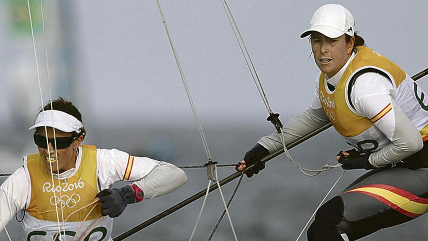 Echegoyen y Betanzos en un momento de la regata.