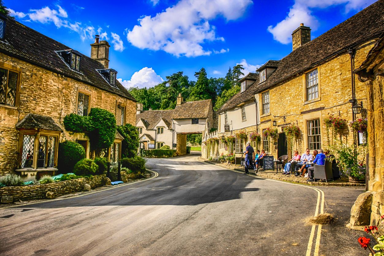 Casas medievales rodeadas de bosque: puro cuento.