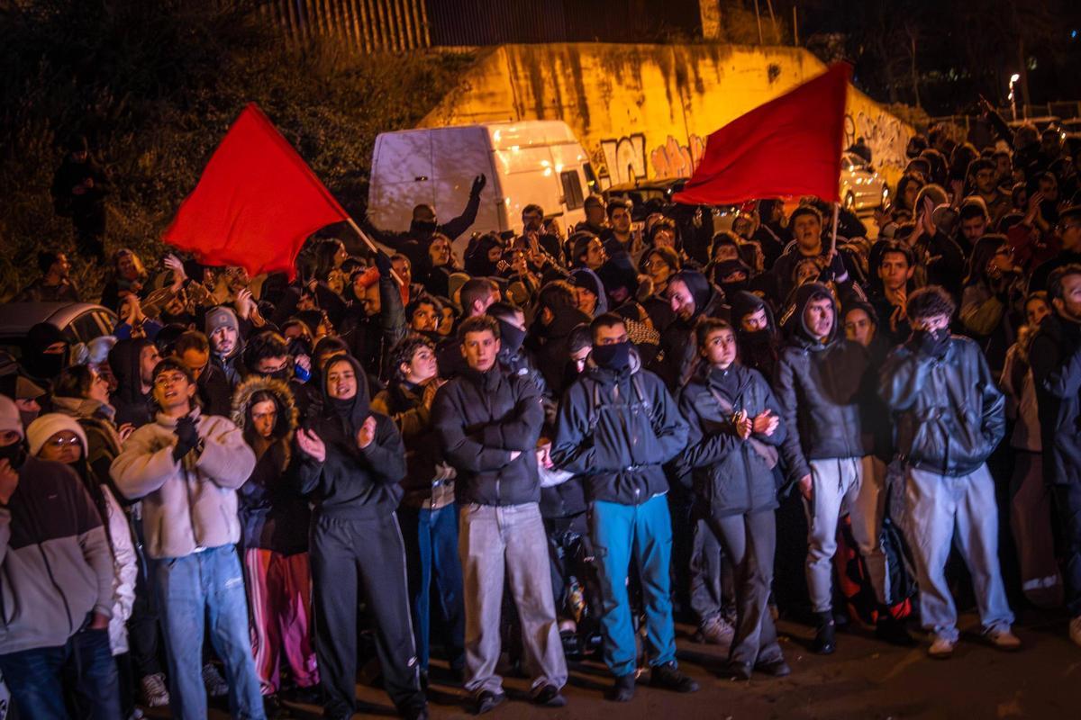 Concentraciones en Badalona a favor y en contra el desalojo de migrantes del B9