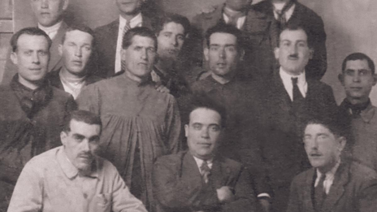 Huelga de ‘rastrilladores y espadores’ en 192. Izquierda, de pie Manuel Almira sentados, de izquierda a derecha, Francisco Vila Wenceslao Carrillo y Matías Porta