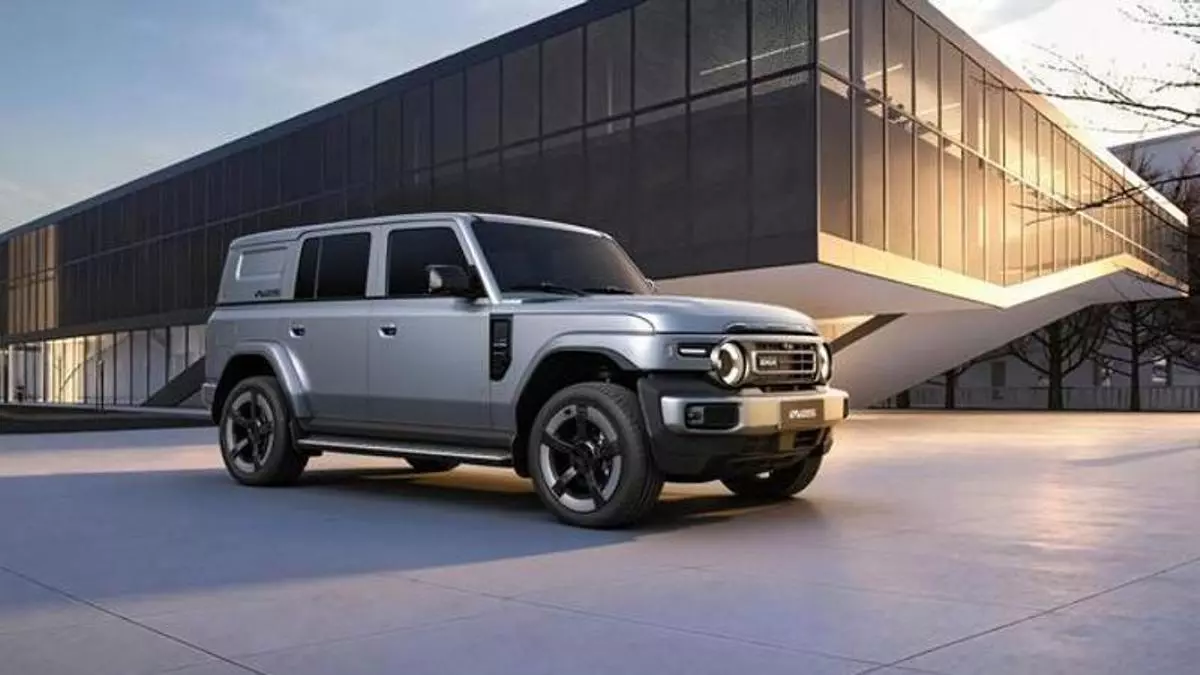 iCAUR presenta el V25, un SUV All-Way’ de estética retro y 455 CV listo para la aventura