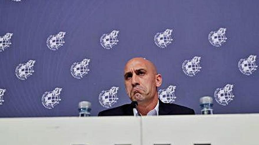 Luis Rubiales, durante la rueda de prensa que ofreció ayer tras su encuentro con las federaciones territoriales.