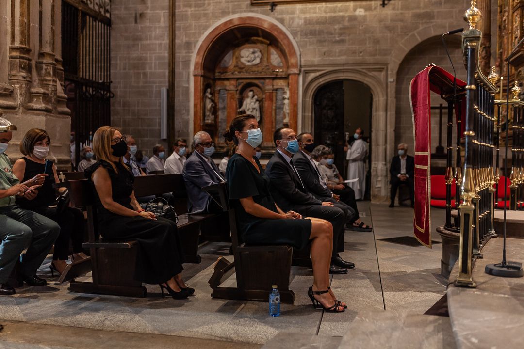 Misa en la catedral en memoria de las victimas del coronavirus