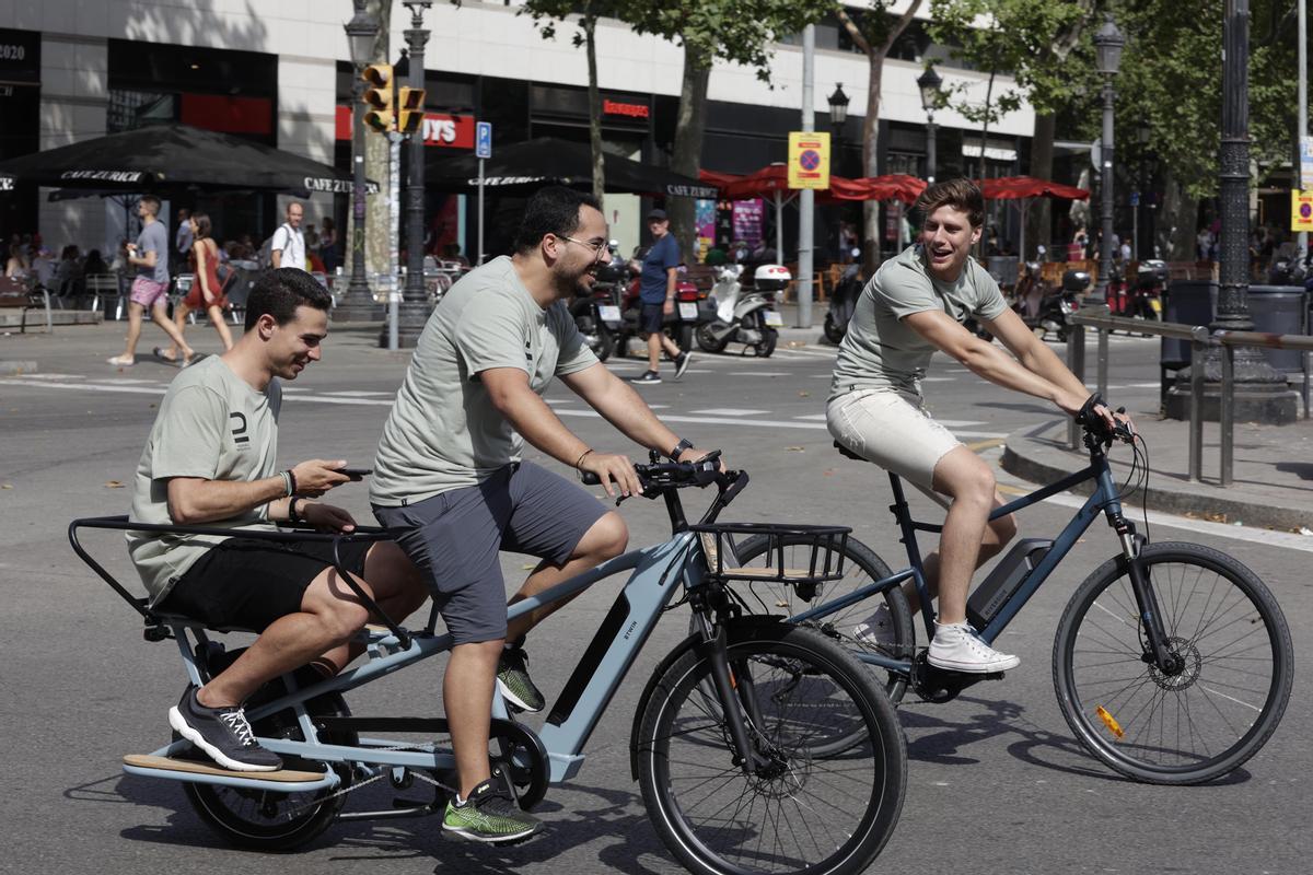 La fiesta de la bicicleta regresa a las calles de Barcelona con la Bicicletada.