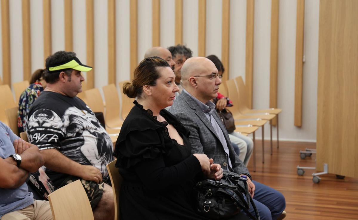 La conductora y su pareja, acusados de incendiar dos autobuses de Vitrasa, en el juicio celebrado el pasado junio en la Ciudad de la Justicia de Vigo.