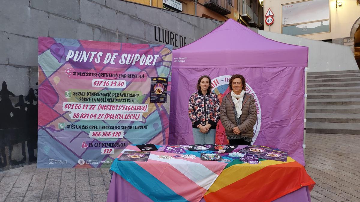 Roser Rifà, regidora de Feminisme i LGTBI i Patrick Caballero, de l'Associació LGTBI TALCOMSOM