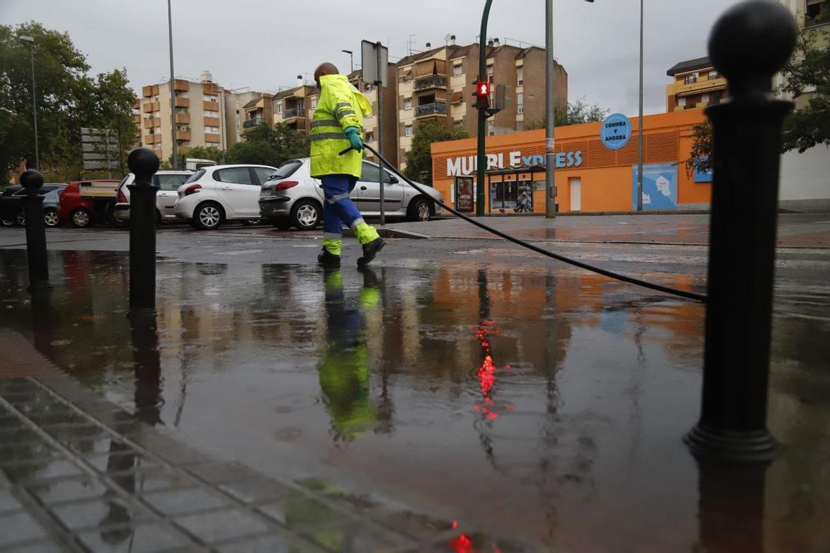 Emacsa limpia el alcantarillado este sábado.