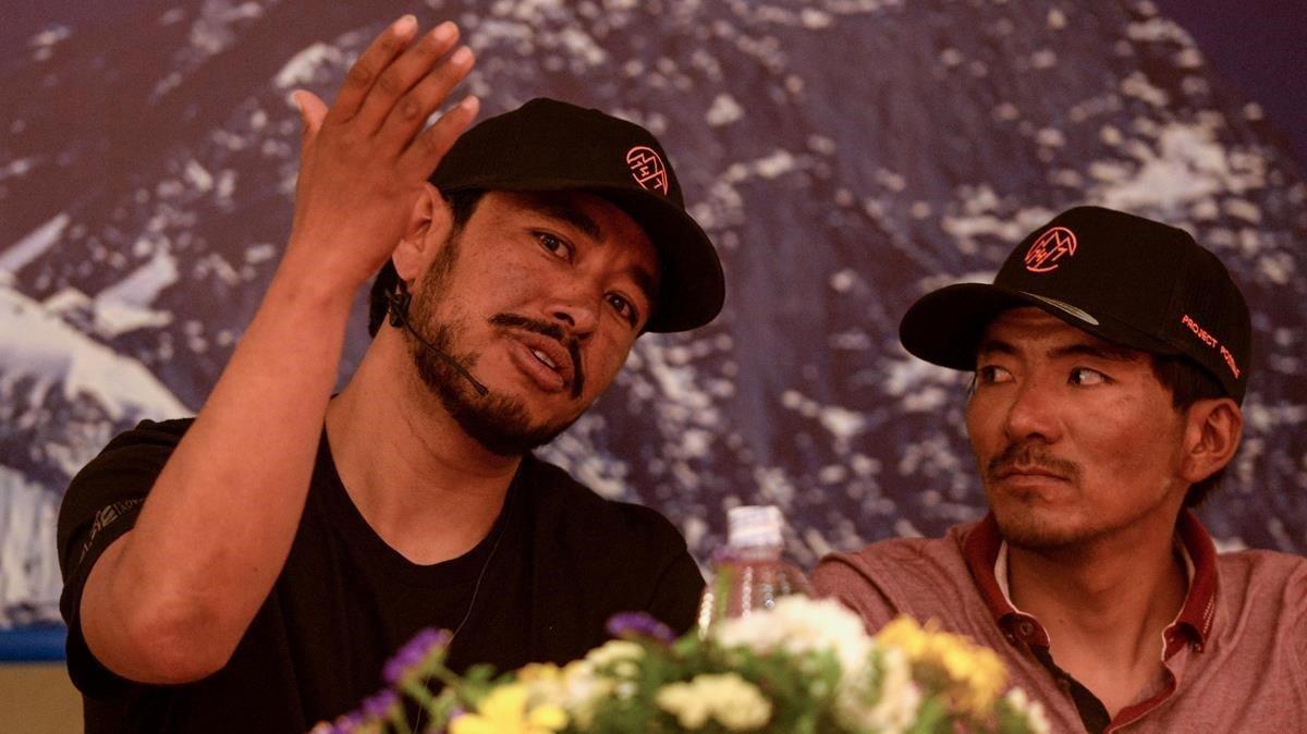 zentauroepp48365476 mountaineer nirmal purja l gestures as he speaks and nepal191029083720 zentauroepp48365476 mountaineer nirmal purja l gestures as he speaks and nepal191029083720