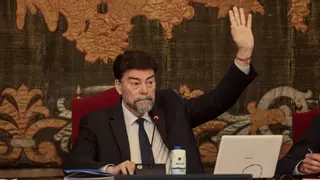 Barcala acelera para aprobar cuanto antes la moratoria a los bloques turísticos en Alicante