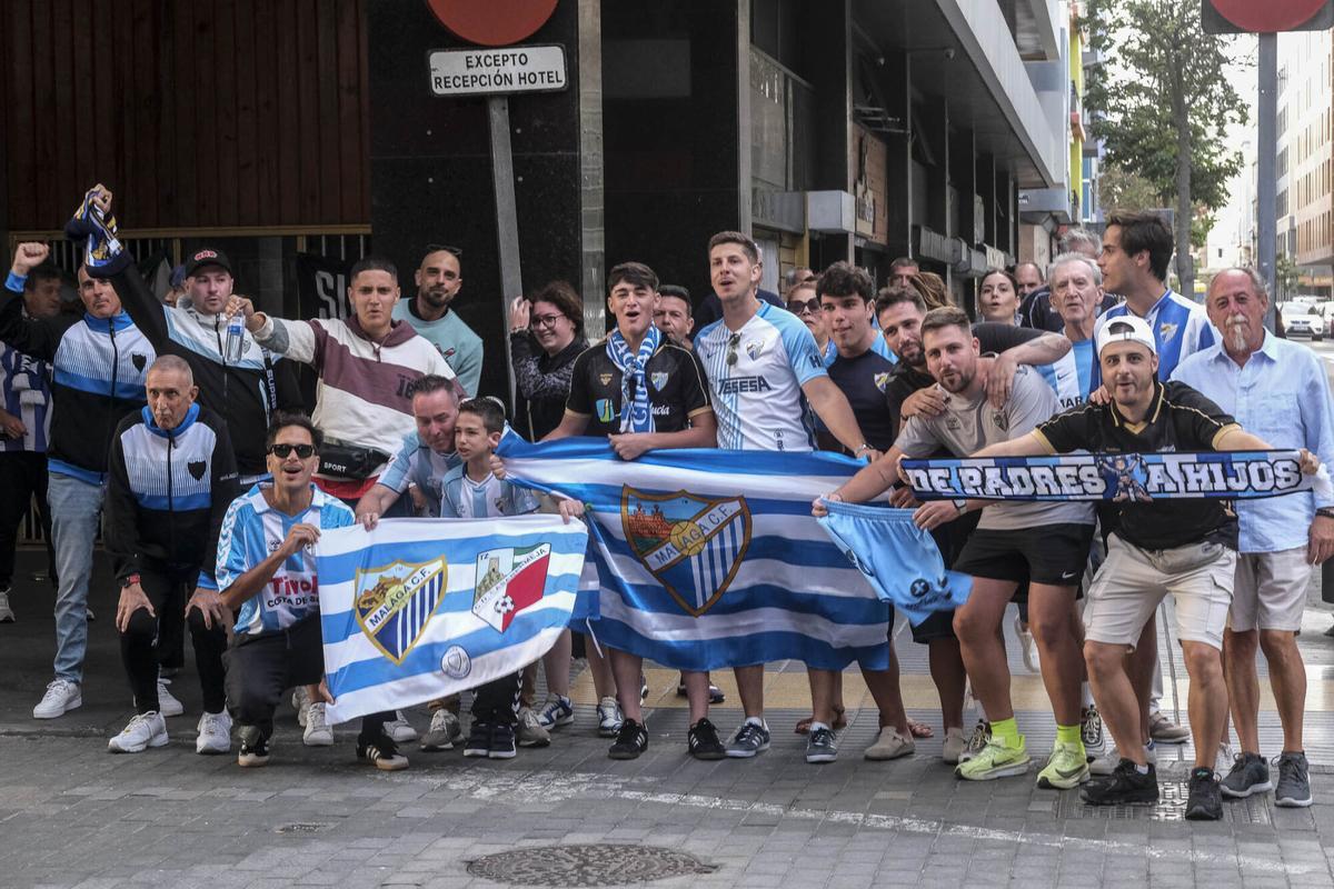 LLegada del equipo de fútbol Málaga CF al Hotel Cristina LLegada del equipo de fútbol Málaga CF al Hotel Cristina