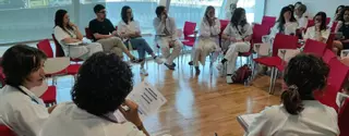 Los médicos jóvenes se levantan en Asturias y organizan su propio movimiento: "El exceso de trabajo deteriora la atención"