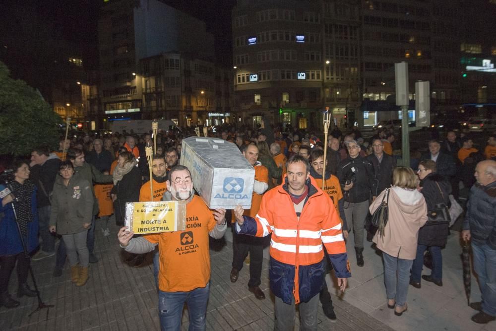 La dirección de Alcoa ha dado un ultimátum al comité de empresa de la fábrica de A Coruña para que se presente en una última reunión para constituir la comisión consultiva para abordar el ERE.