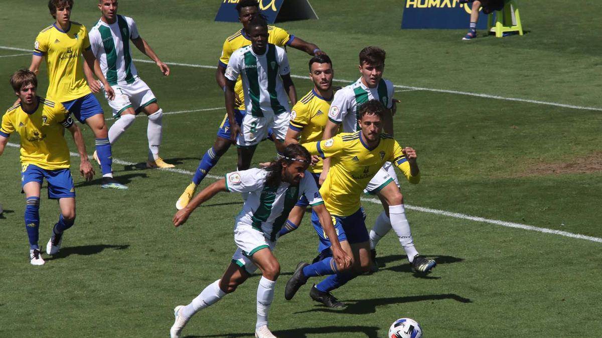 Las imágenes del Cádiz B - Córdoba CF