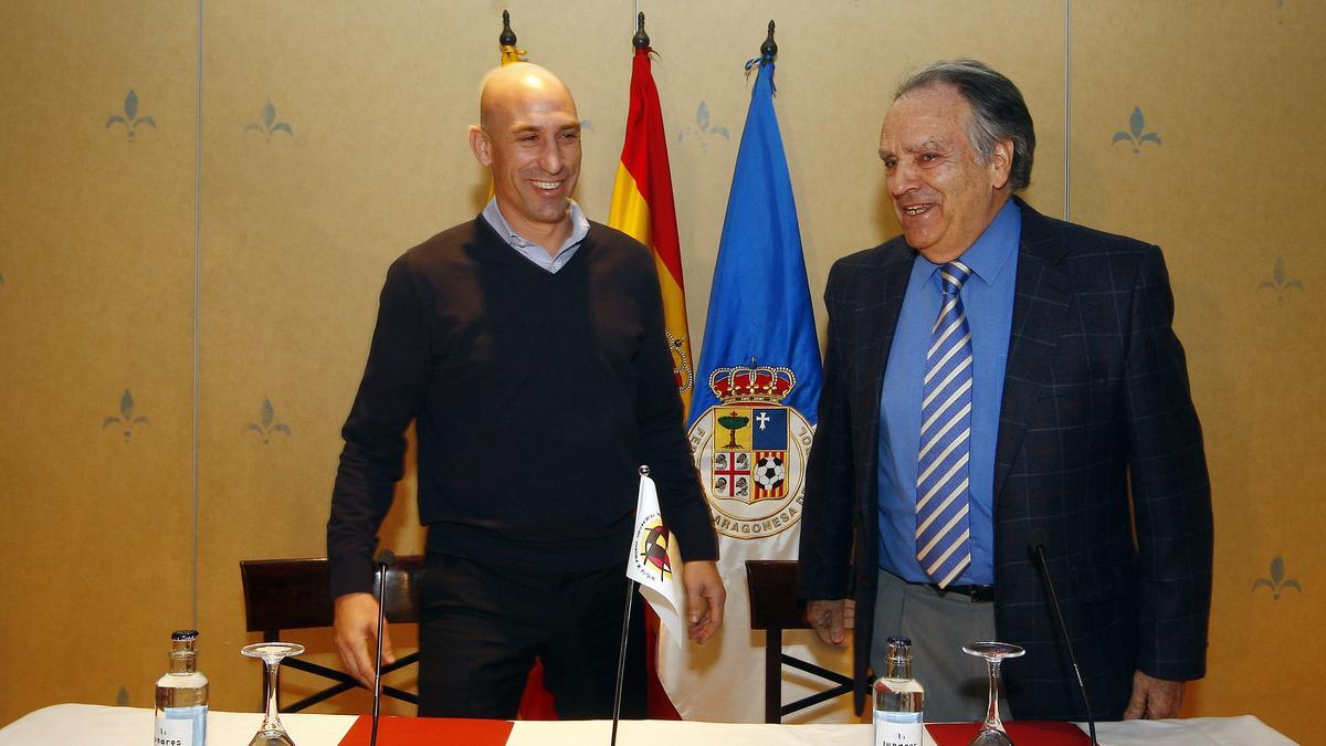 Rubiales, junto a Óscar Fle en un acto de la Federación Aragonesa de Fútbol