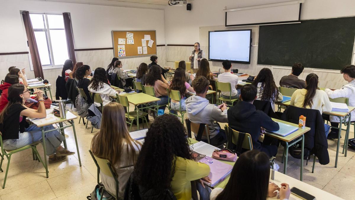 Clase en un IES valenciano, en una foto de archivo.