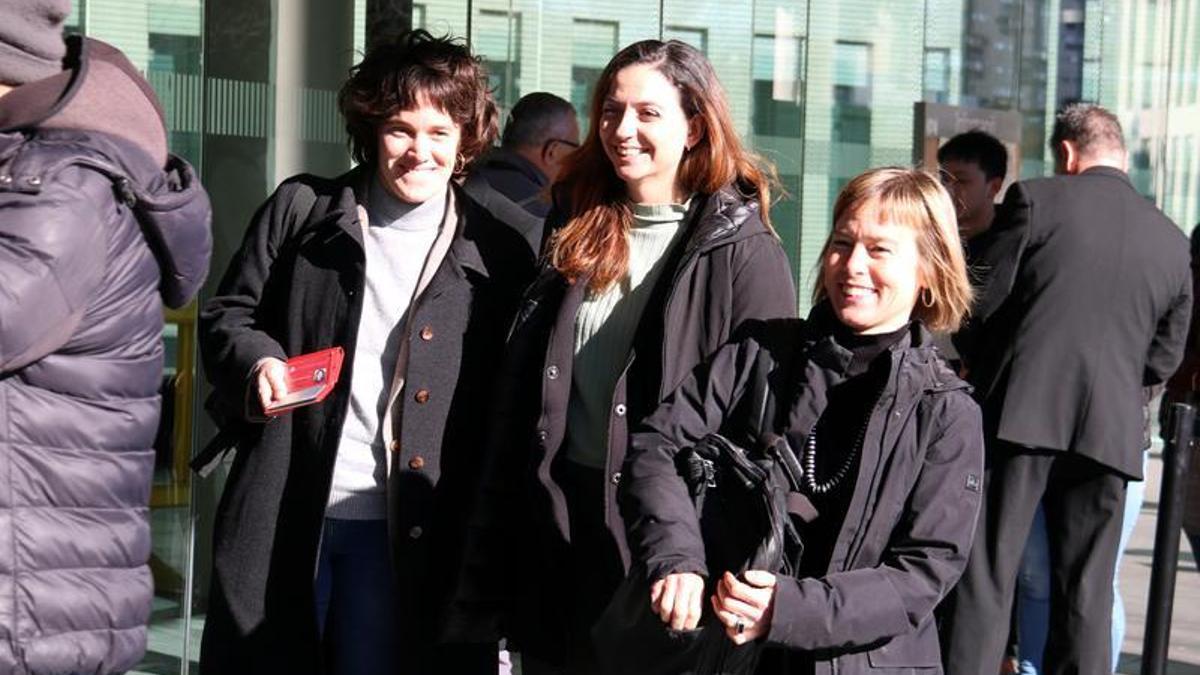 Cinco mujeres activistas se querellan contra el policía infiltrado