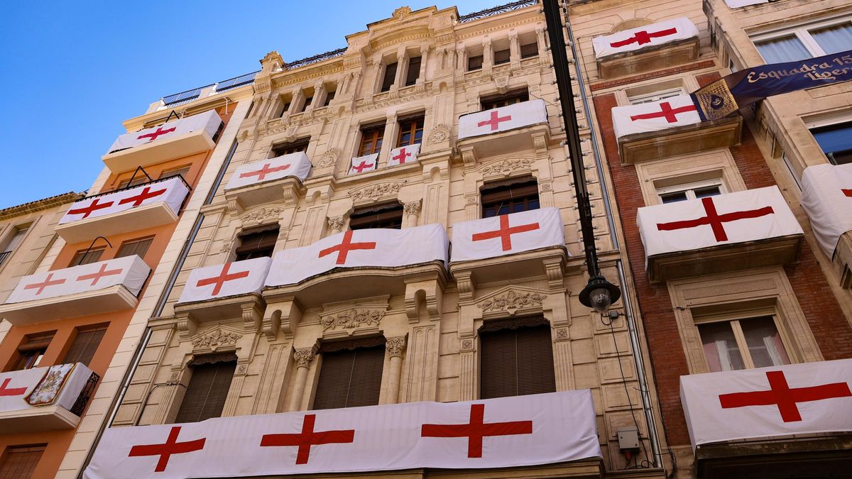 Balcones engalanados en las pasadas Fiestas de Alcoy