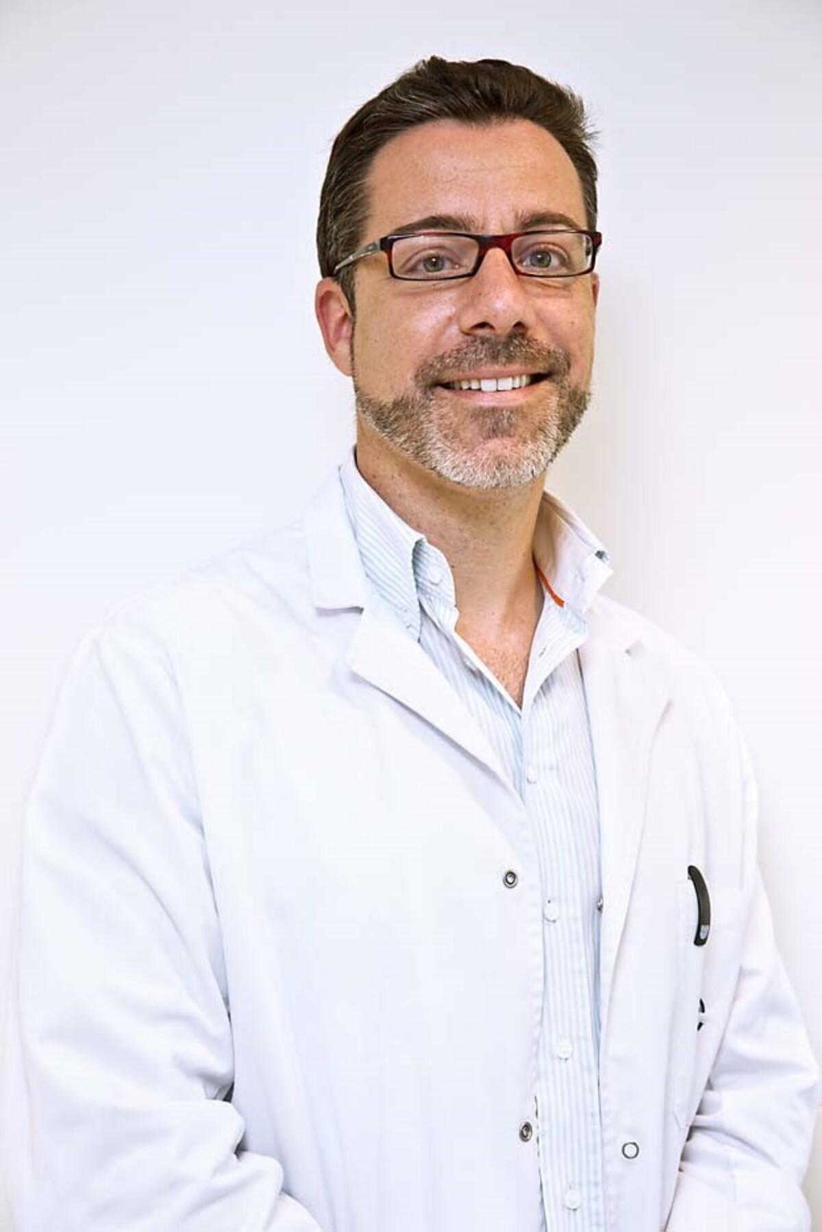 Dr. Santiago Solsona Espín, del Servicio de Cirugía Ortopédica y Traumatología LENOX-Corachan