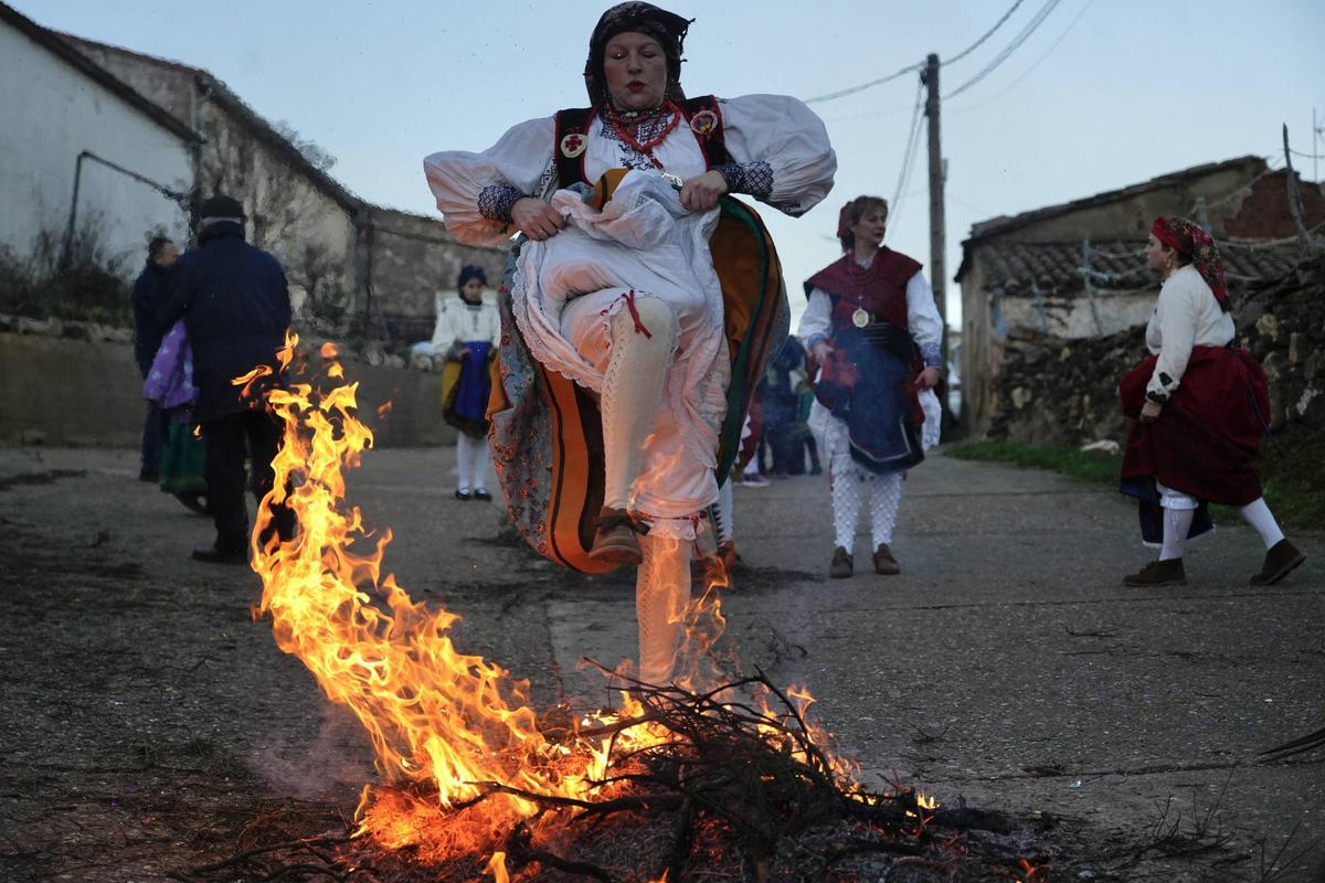 GALERÍA | Salto del piorno en Andavías contra viento y marea