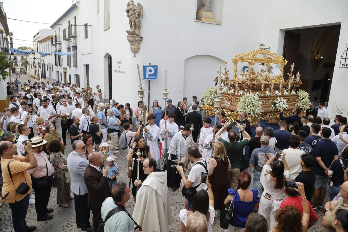 La Virgen del Tránsito recorre las calles de Córdoba La Virgen del Tránsito recorre las calles de Córdoba