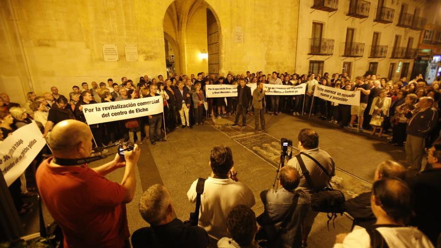 Aspecto que presentaba la protesta que se inició a las 20 horas