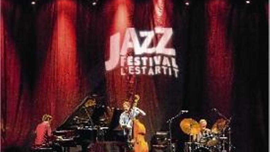 El trio d&#039;asos, tocant en el marc del Festival de Jazz de l&#039;Estartit.