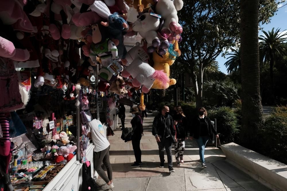 Málaga se echa a la calle para vivir su Navidad Covid-19